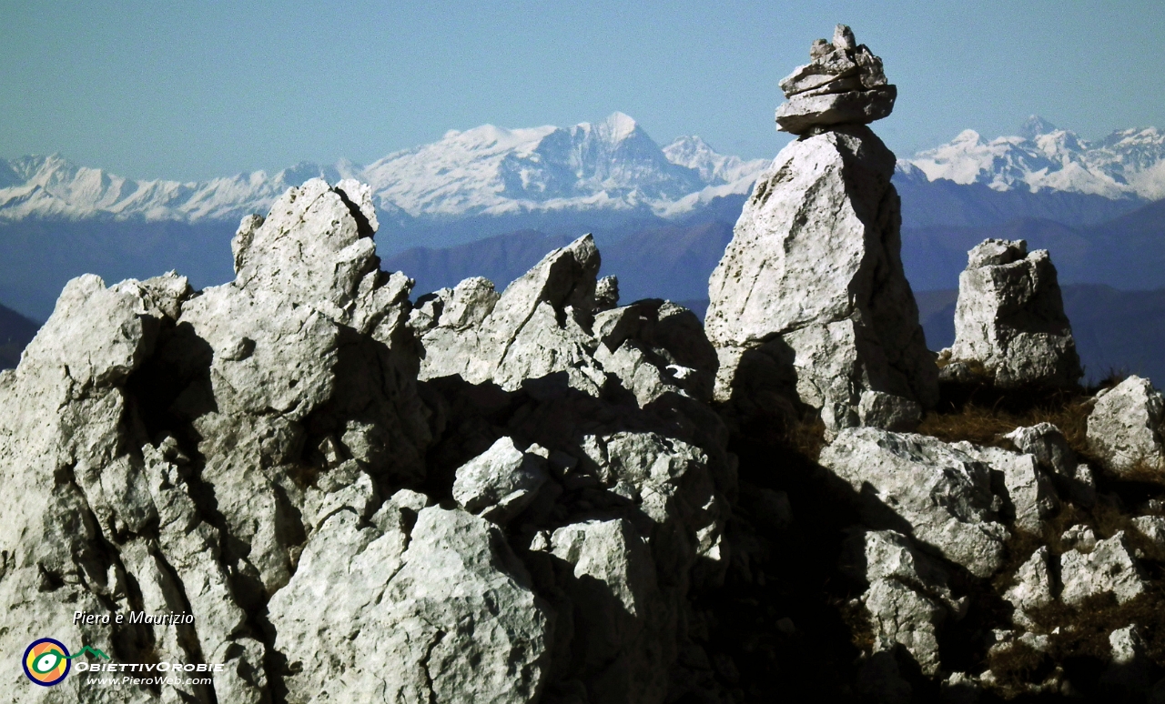 52 con omino e vista in Monte Rosa....JPG